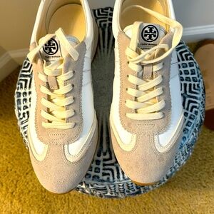 Tory Burch Hank Sneaker in Snow. Women’s size 10. Like brand new. Worn once.